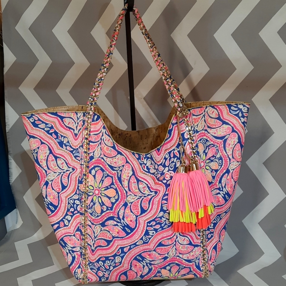 Lilly pulitzer pool tote can't resist